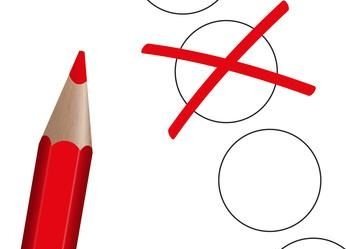 Wahl - roter Stift mit Kreuz© pico - Fotolia.com.jpg
