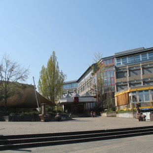 Paul-von-Denis Gymnasium.jpg