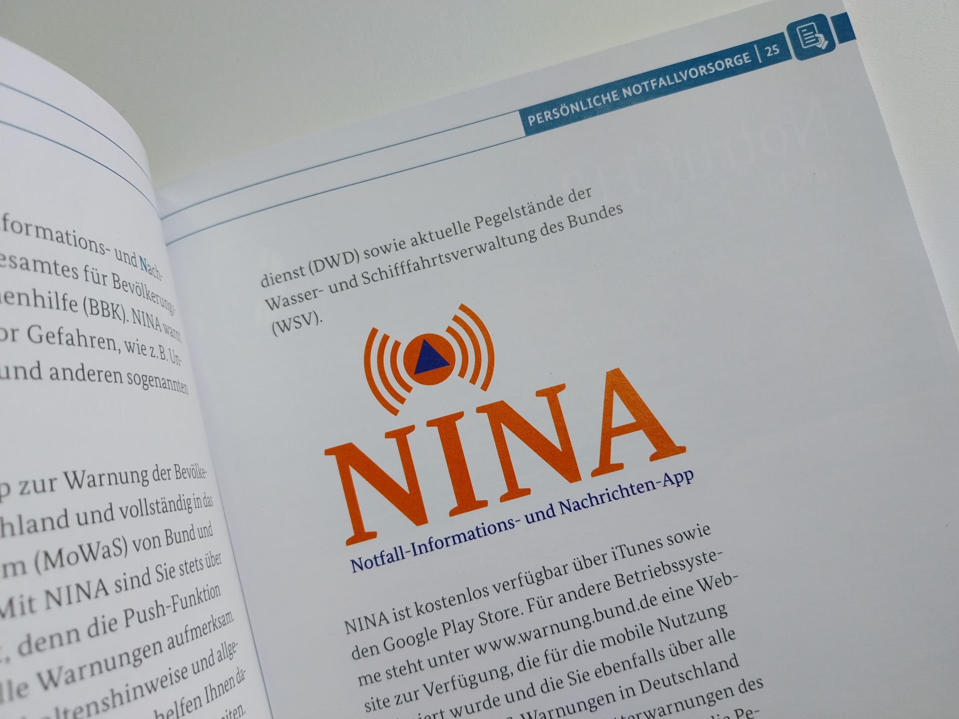 Nina Warnapp Logo in Flyer