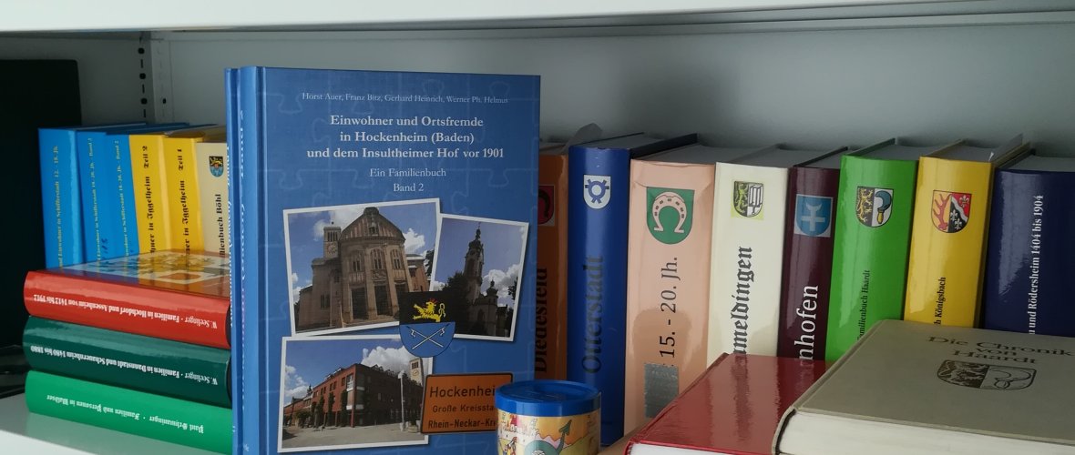Bücherregal
