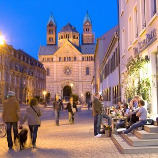 Maximilianstrasse Speyer mit Blick auf Dom Maximilianstrasse Speyer mit Blick auf Dom