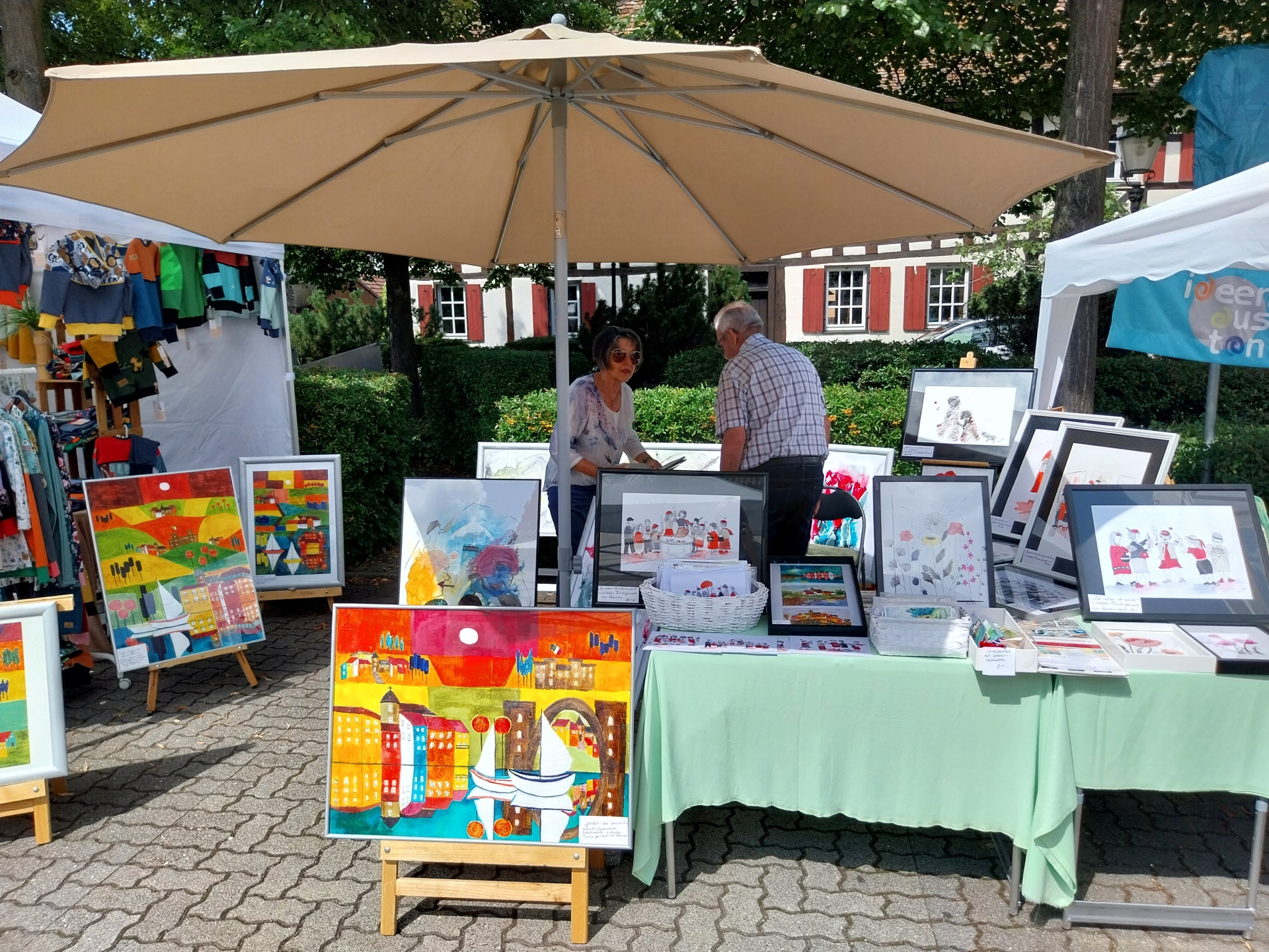 Gemälde beim Kunsthandwerkermarkt im Adlerhof