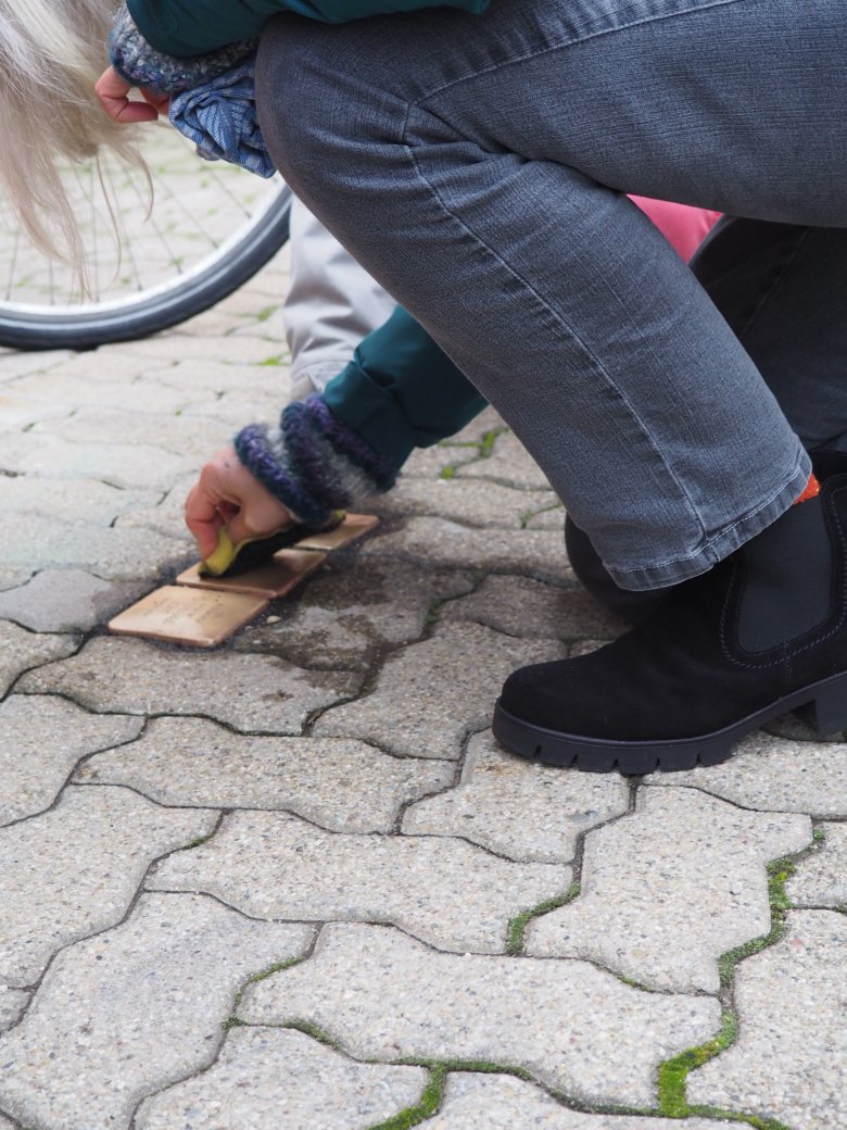 Putzaktion Stoplersteine 2019