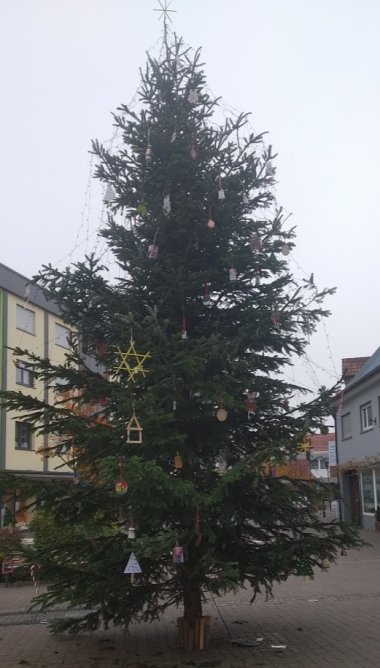 geschmückter Weihnachtsbaum geschmückter Weihnachtsbaum