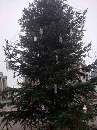 geschmückter Weihnachtsbaum geschmückter Weihnachtsbaum