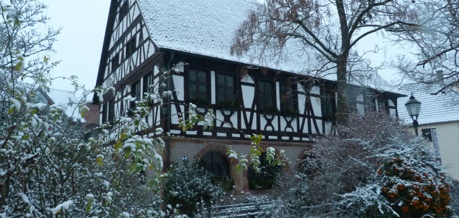altes Rathaus im Winter