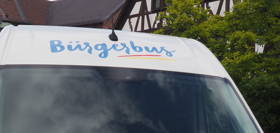 Autodach mit Aufschrift "Bürgerbus"
